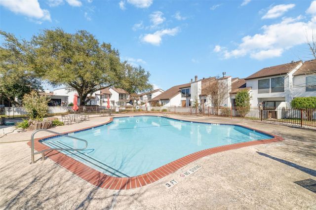 7655 S Braeswood Boulevard 2, Houston, TX 77071
