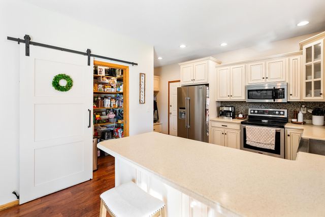 1346 Red Cedar Court, Onalaska, WI 54650