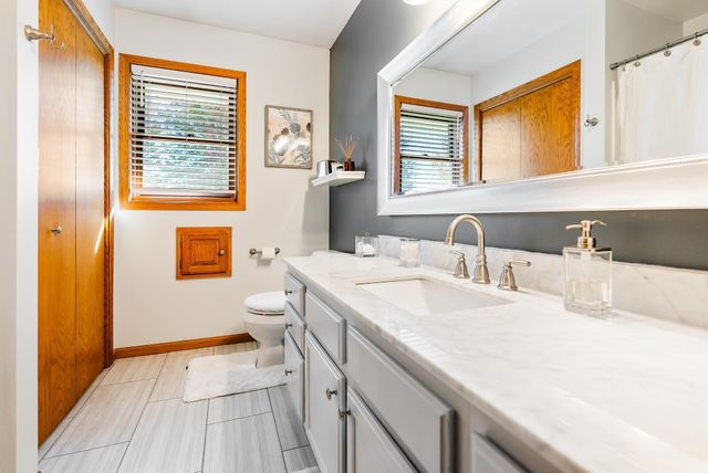 1346 Red Cedar Court, Onalaska, WI 54650