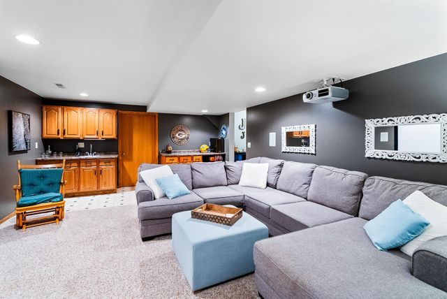 1346 Red Cedar Court, Onalaska, WI 54650