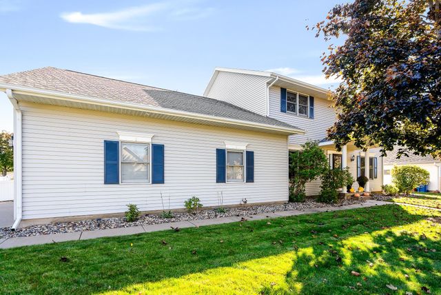 1346 Red Cedar Court, Onalaska, WI 54650