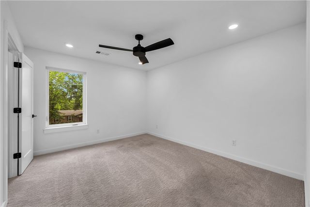 204 S Forest Canyon Avenue, Fayetteville, AR 72701