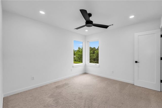 204 S Forest Canyon Avenue, Fayetteville, AR 72701