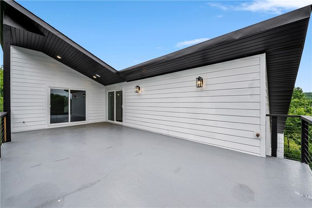 204 S Forest Canyon Avenue, Fayetteville, AR 72701
