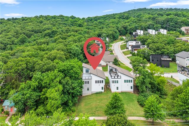 204 S Forest Canyon Avenue, Fayetteville, AR 72701