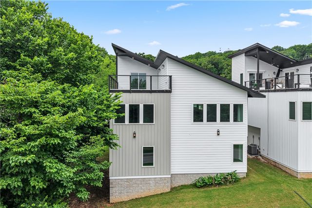 204 S Forest Canyon Avenue, Fayetteville, AR 72701