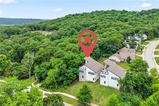 204 S Forest Canyon Avenue, Fayetteville, AR 72701