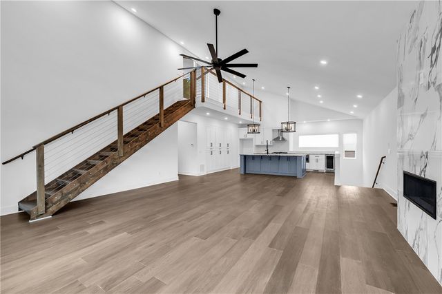 204 S Forest Canyon Avenue, Fayetteville, AR 72701