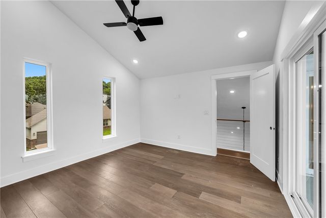 204 S Forest Canyon Avenue, Fayetteville, AR 72701