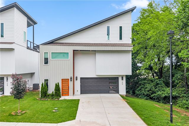 204 S Forest Canyon Avenue, Fayetteville, AR 72701