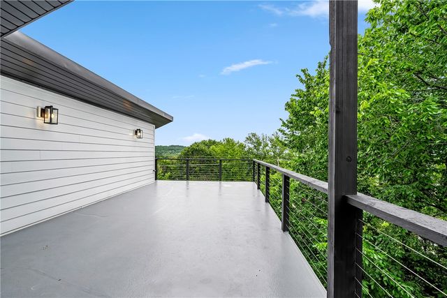 204 S Forest Canyon Avenue, Fayetteville, AR 72701