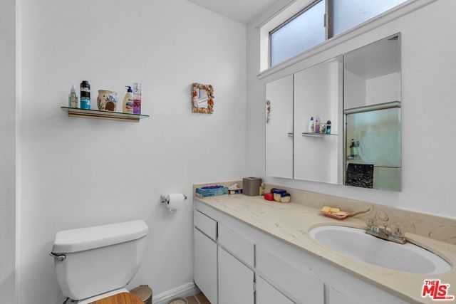 11813 Runnymede 17, North Hollywood (los Angeles), CA 91605