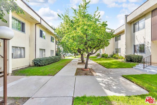 11813 Runnymede 17, North Hollywood (los Angeles), CA 91605