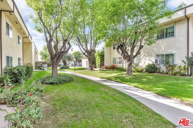 11813 Runnymede 17, North Hollywood (los Angeles), CA 91605