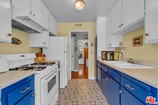 11813 Runnymede 17, North Hollywood (los Angeles), CA 91605