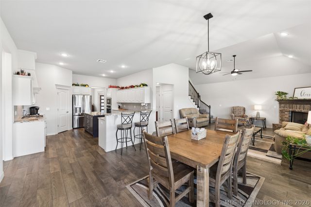 182 N Phillips Street, Skiatook, OK 74070