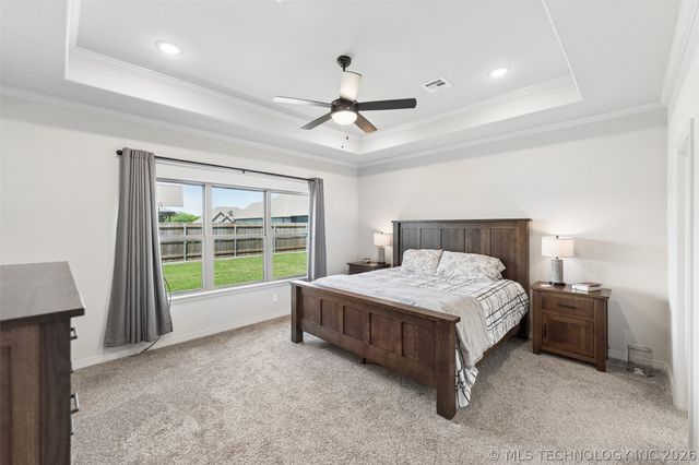 182 N Phillips Street, Skiatook, OK 74070