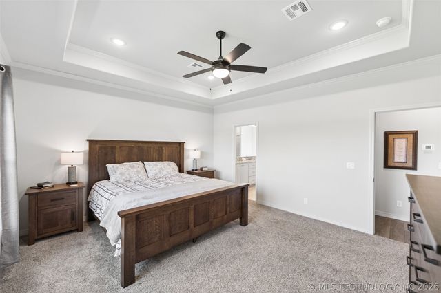 182 N Phillips Street, Skiatook, OK 74070