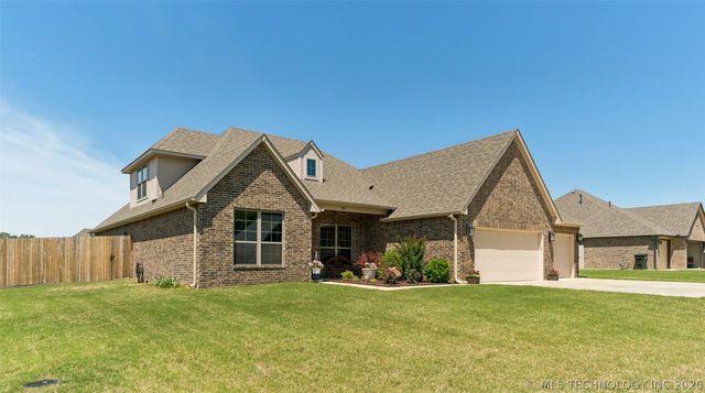 182 N Phillips Street, Skiatook, OK 74070
