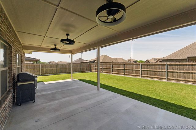 182 N Phillips Street, Skiatook, OK 74070