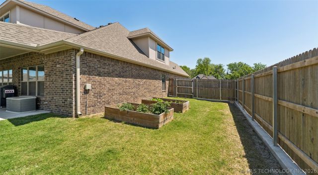 182 N Phillips Street, Skiatook, OK 74070