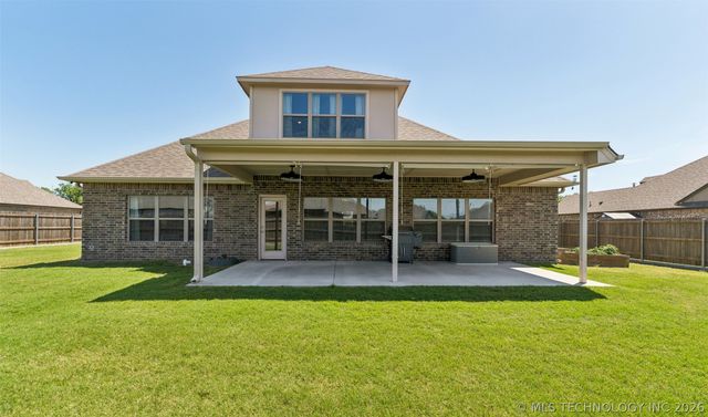 182 N Phillips Street, Skiatook, OK 74070