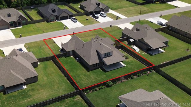 182 N Phillips Street, Skiatook, OK 74070