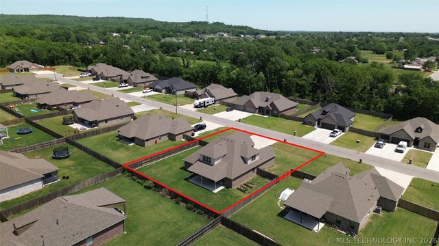 182 N Phillips Street, Skiatook, OK 74070