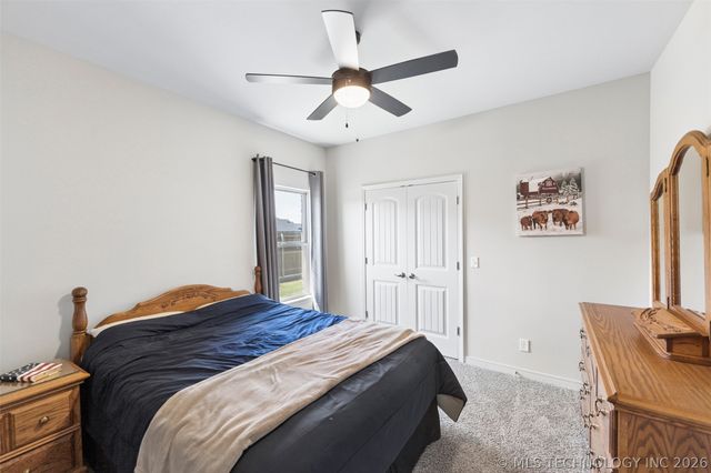 182 N Phillips Street, Skiatook, OK 74070