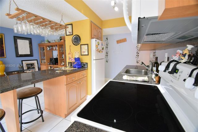 9301 SW 4th St 114E, Miami, FL 33174