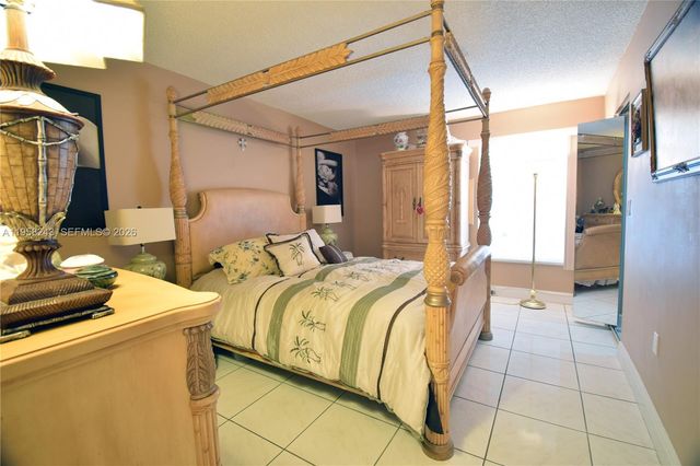 9301 SW 4th St 114E, Miami, FL 33174