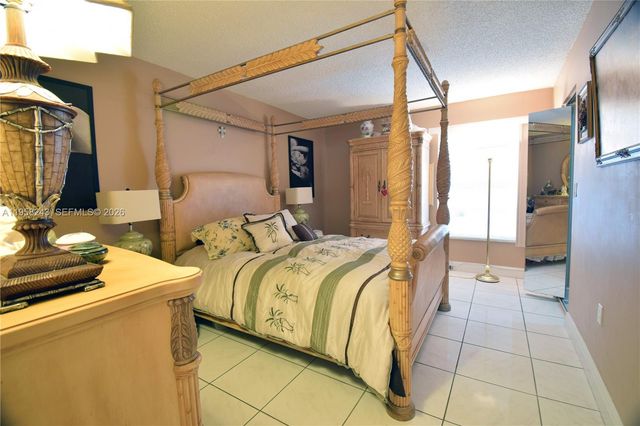 9301 SW 4th St 114E, Miami, FL 33174