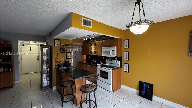 9301 SW 4th St 114E, Miami, FL 33174