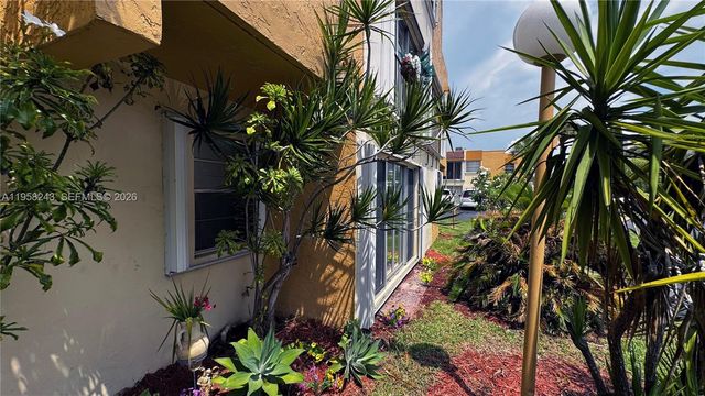 9301 SW 4th St 114E, Miami, FL 33174