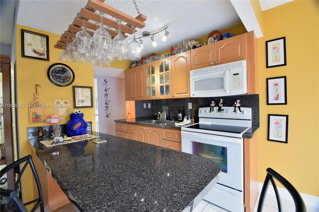 9301 SW 4th St 114E, Miami, FL 33174