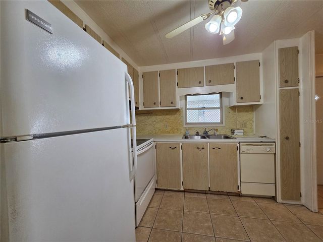 6100 62ND AVENUE N 34, Pinellas Park, FL 33781