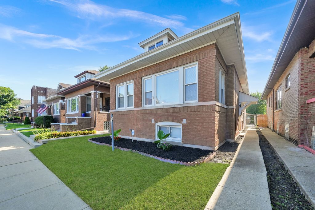 8133 S Loomis Boulevard, Chicago, IL 60620 — exterior