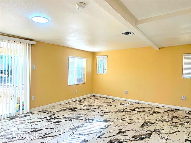 40115 15th Street W B, Palmdale, CA 93551