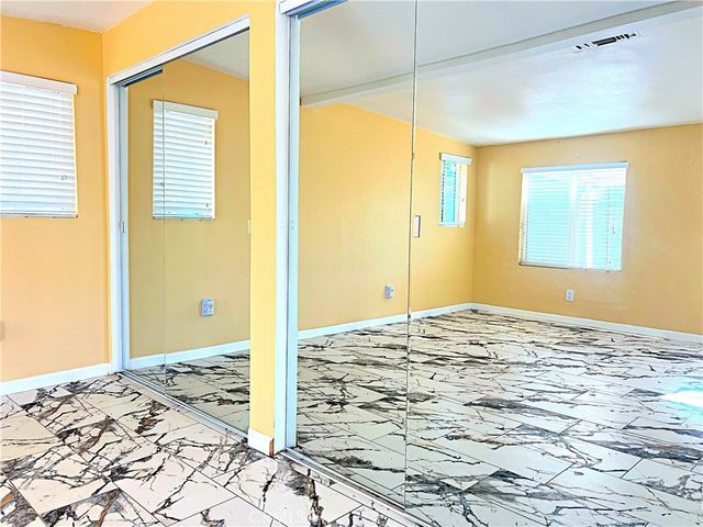 40115 15th Street W B, Palmdale, CA 93551
