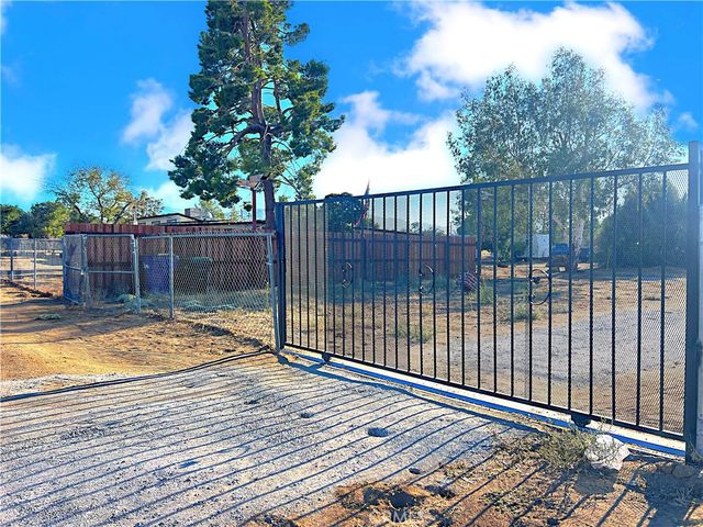 40115 15th Street W B, Palmdale, CA 93551