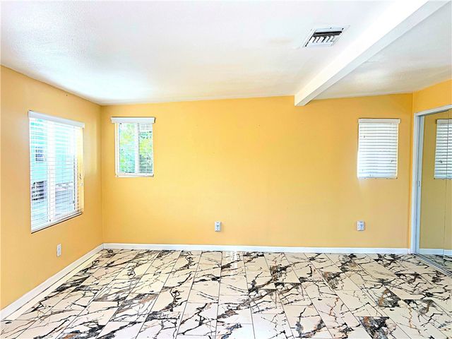 40115 15th Street W B, Palmdale, CA 93551