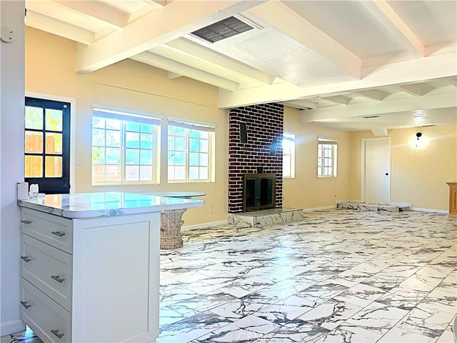 40115 15th Street W B, Palmdale, CA 93551