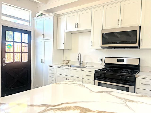 40115 15th Street W B, Palmdale, CA 93551
