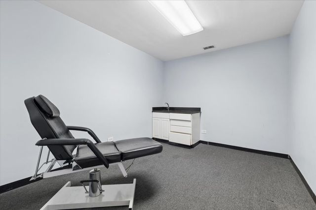 3830 W 95th Street 104-106, Evergreen Park, IL 60805