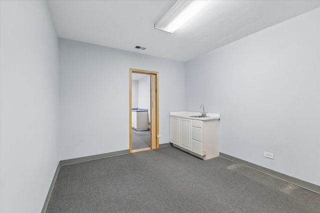 3830 W 95th Street 104-106, Evergreen Park, IL 60805