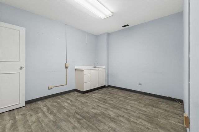 3830 W 95th Street 104-106, Evergreen Park, IL 60805