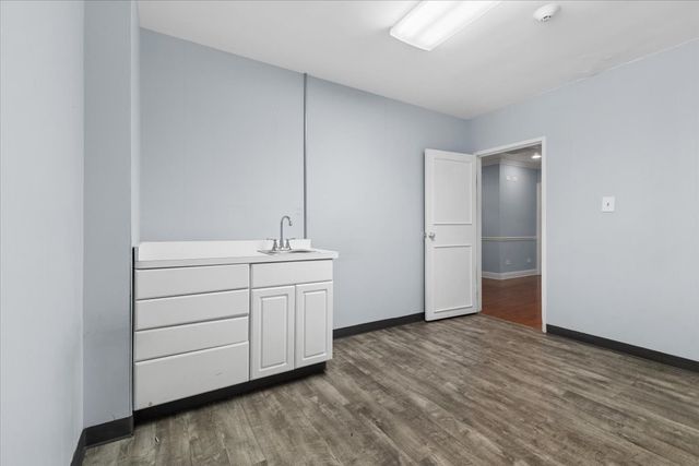 3830 W 95th Street 104-106, Evergreen Park, IL 60805