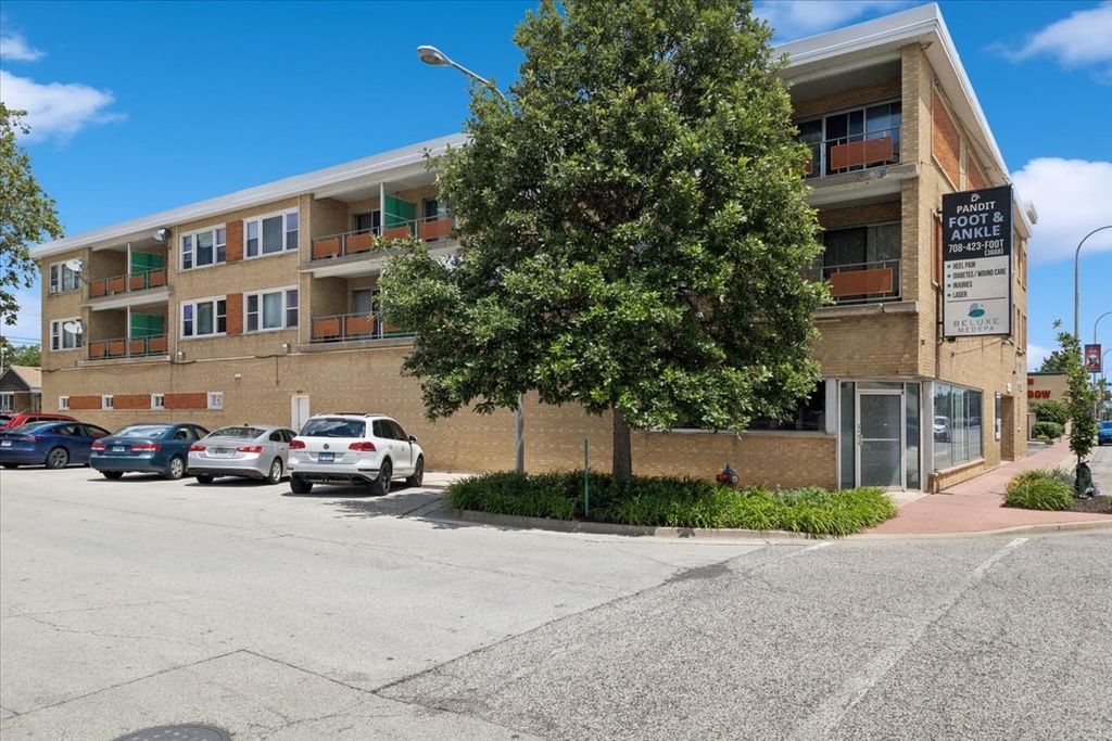 3830 W 95th Street 104-106, Evergreen Park, IL 60805