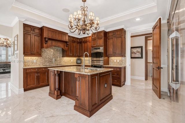 13425 SW 37th Pl, Davie, FL 33330