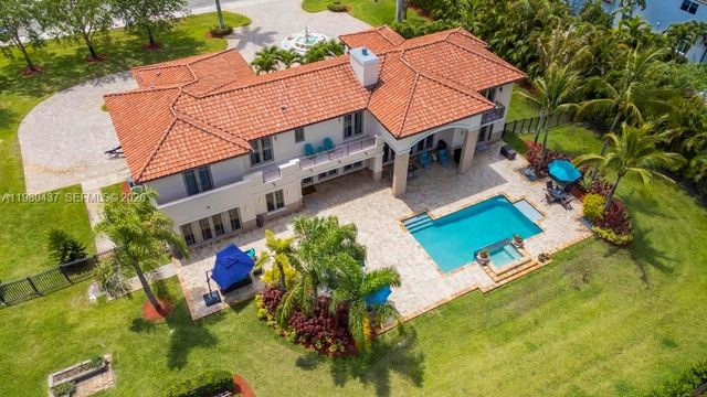13425 SW 37th Pl, Davie, FL 33330